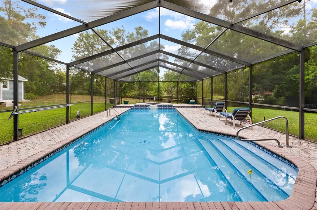 En Venta: $569,000 (4 camas, 2 baños, 2745 Pies cuadrados)