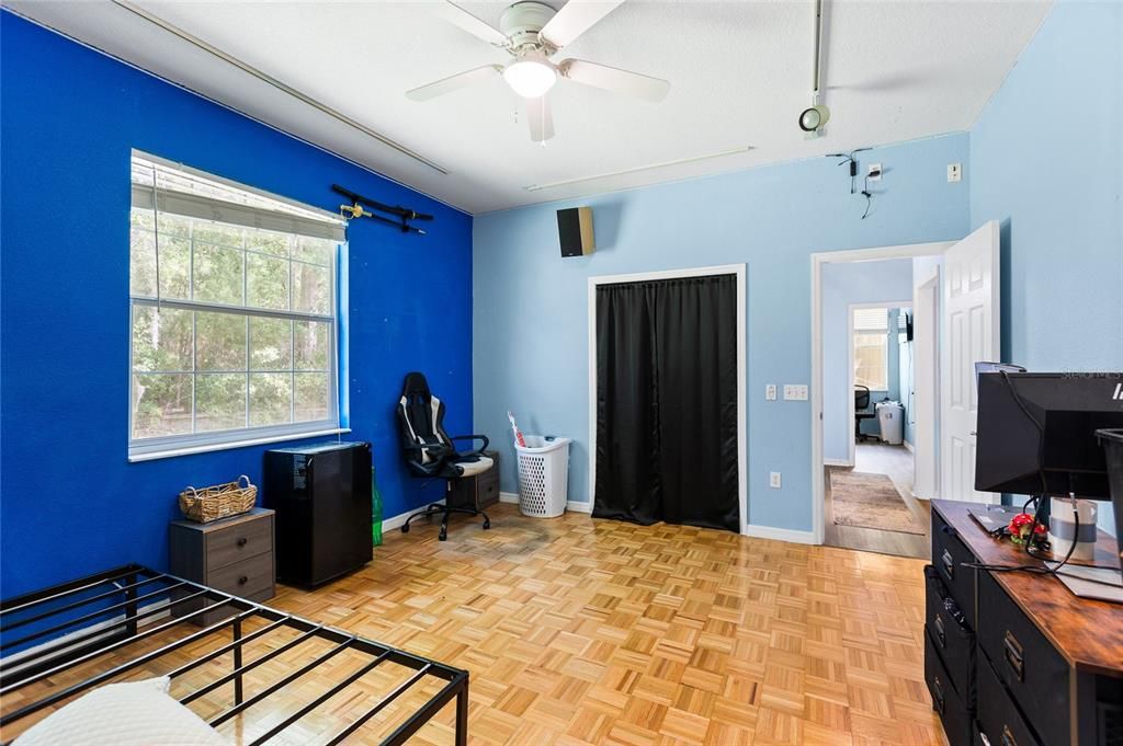 En Venta: $569,000 (4 camas, 2 baños, 2745 Pies cuadrados)