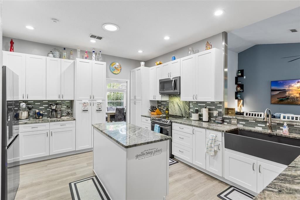 En Venta: $569,000 (4 camas, 2 baños, 2745 Pies cuadrados)