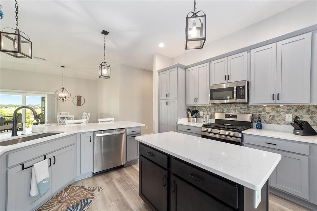 For Sale: $693,000 (4 beds, 3 baths, 2213 Square Feet)