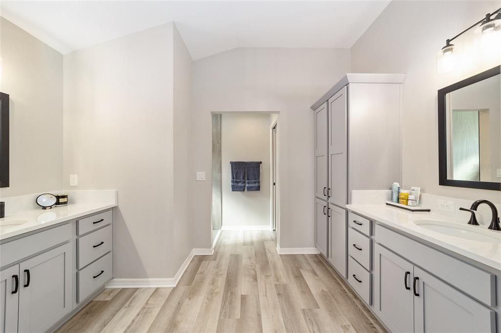 For Sale: $693,000 (4 beds, 3 baths, 2213 Square Feet)