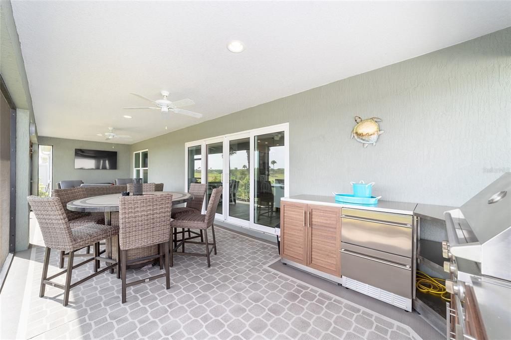 For Sale: $693,000 (4 beds, 3 baths, 2213 Square Feet)