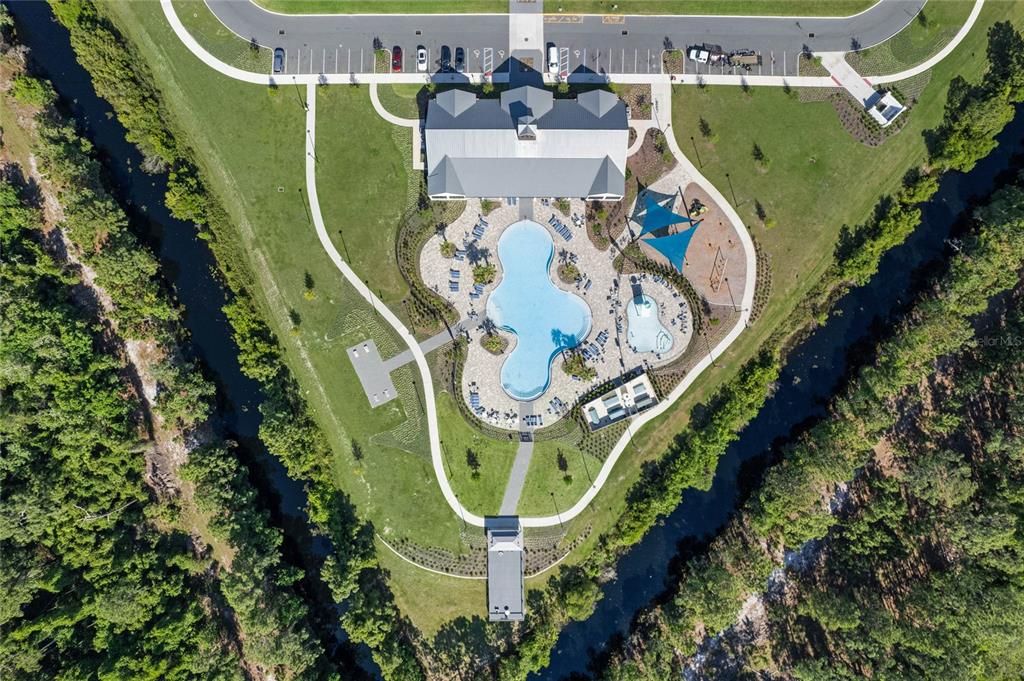 Activo con contrato: $349,999 (4 camas, 2 baños, 1830 Pies cuadrados)