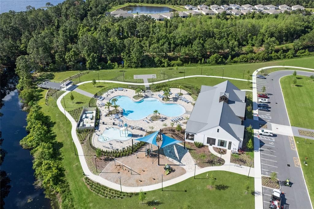 Activo con contrato: $349,999 (4 camas, 2 baños, 1830 Pies cuadrados)