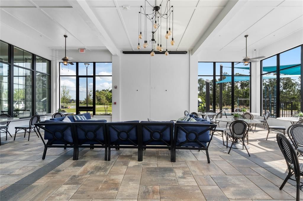 Activo con contrato: $349,999 (4 camas, 2 baños, 1830 Pies cuadrados)