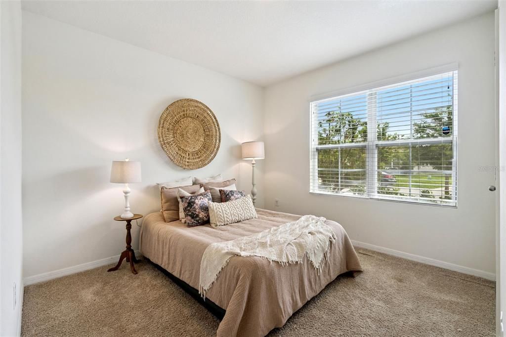 Activo con contrato: $349,999 (4 camas, 2 baños, 1830 Pies cuadrados)
