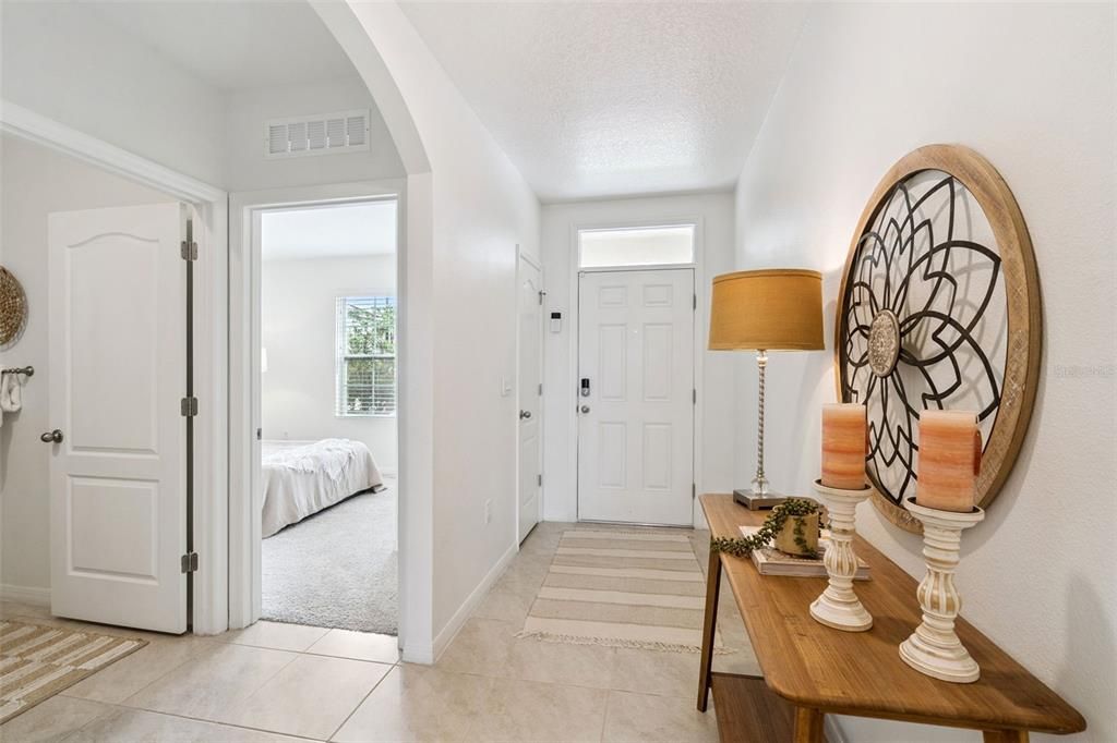 Activo con contrato: $349,999 (4 camas, 2 baños, 1830 Pies cuadrados)