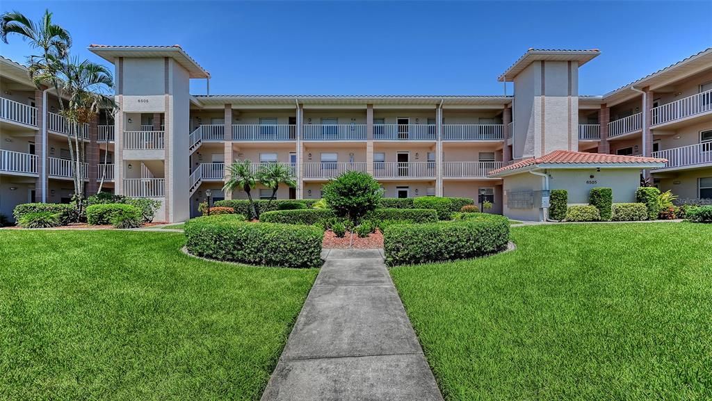 En Venta: $199,900 (2 camas, 2 baños, 1042 Pies cuadrados)