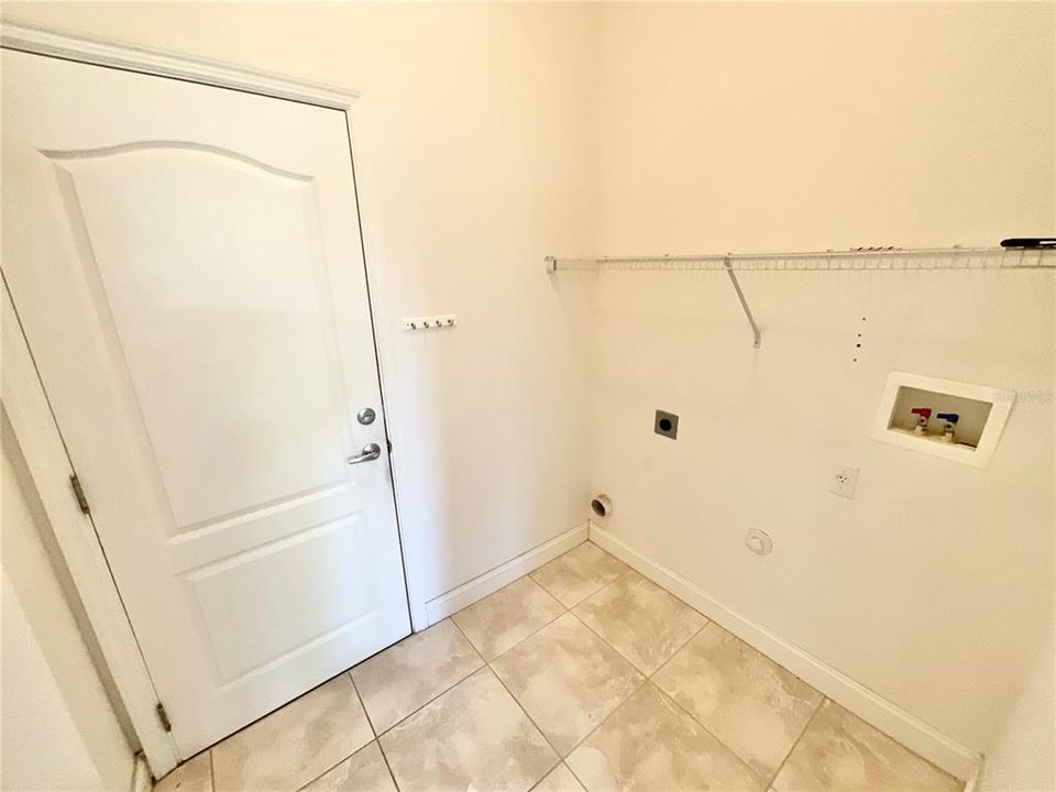 Active With Contract: $2,800 (4 beds, 2 baths, 1763 Square Feet)