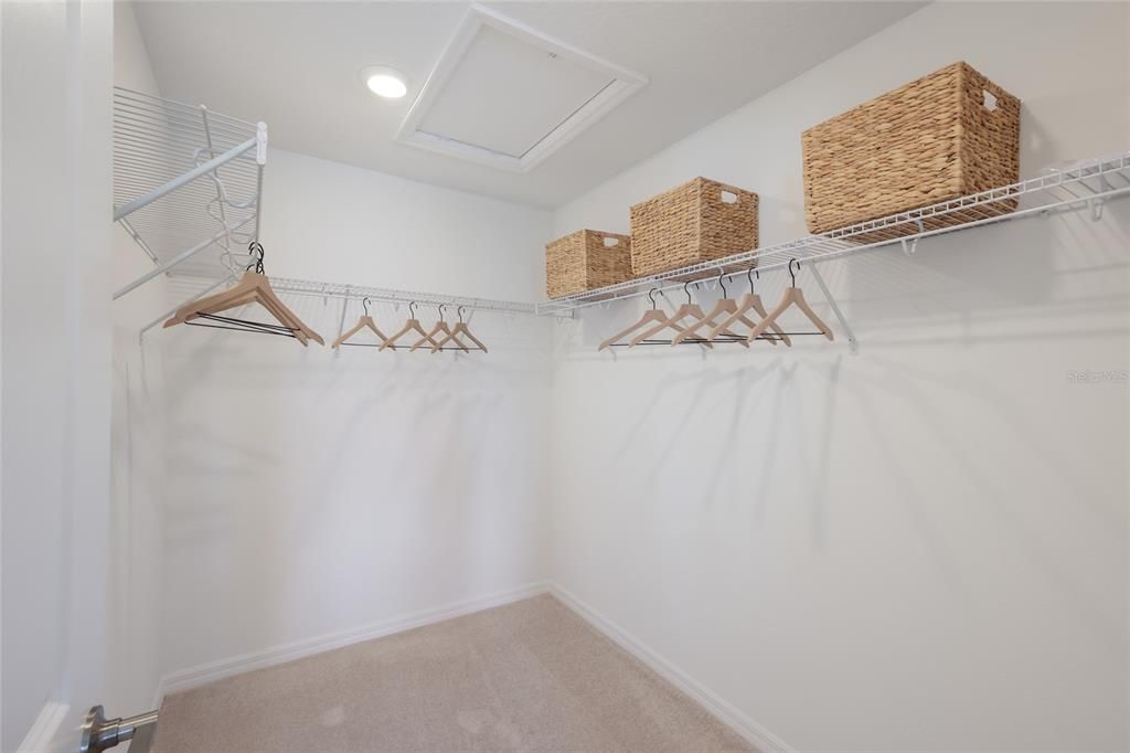 For Sale: $345,000 (3 beds, 2 baths, 1553 Square Feet)