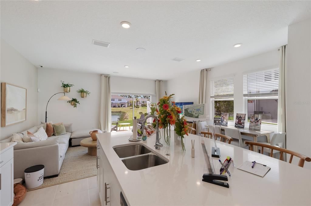 For Sale: $345,000 (3 beds, 2 baths, 1553 Square Feet)