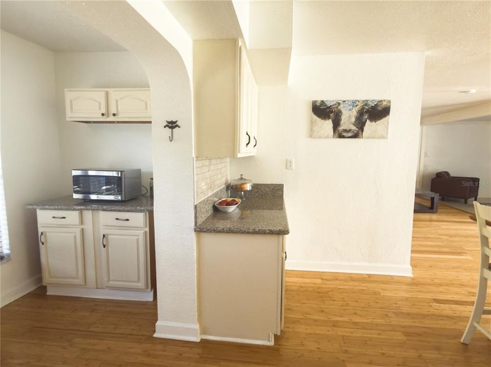 На продажу: $575,000 (3 спален, 3 ванн, 2576 Квадратных фут)