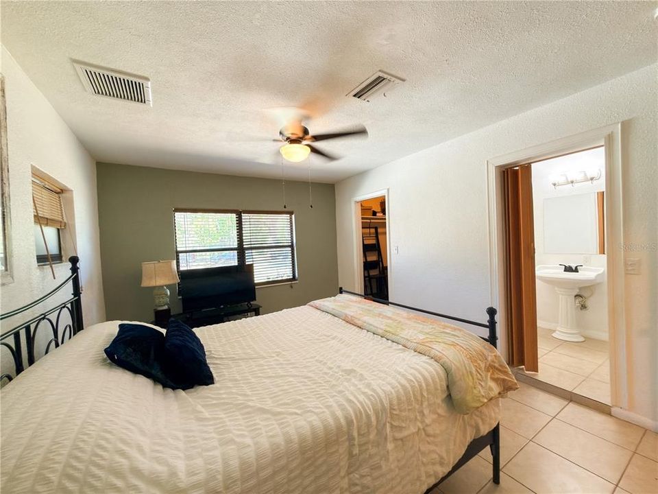 На продажу: $575,000 (3 спален, 3 ванн, 2576 Квадратных фут)