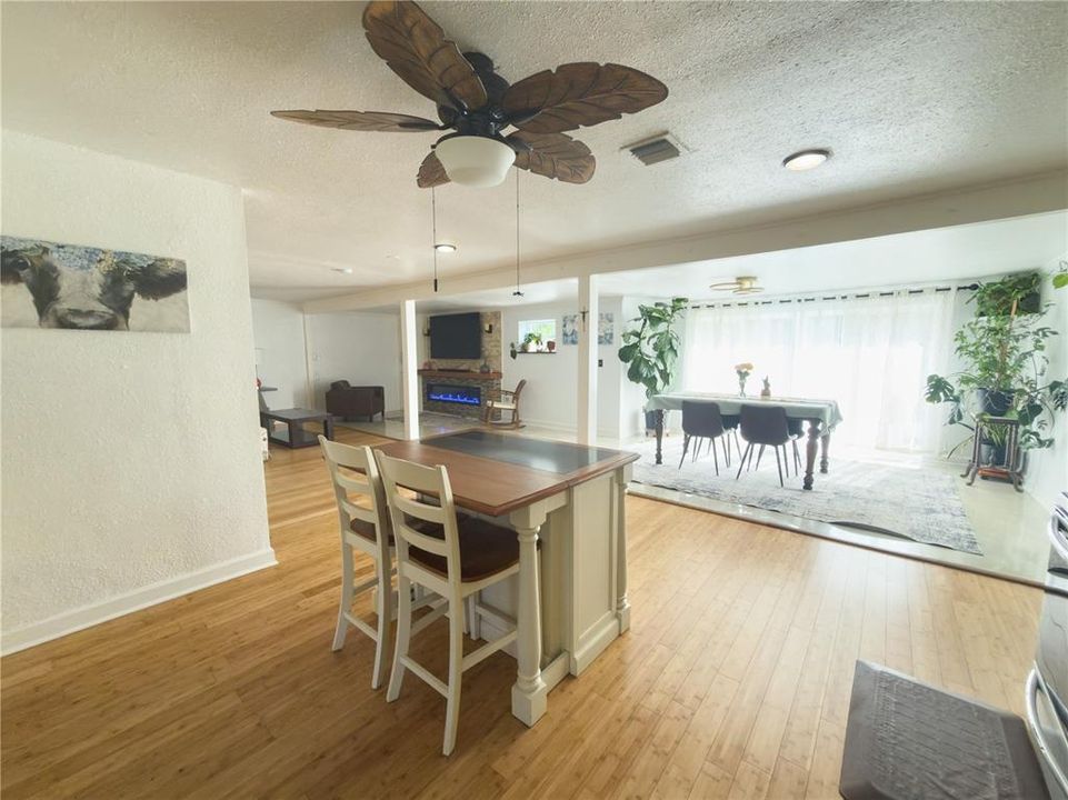 На продажу: $575,000 (3 спален, 3 ванн, 2576 Квадратных фут)