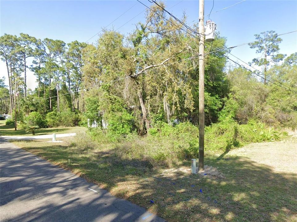 На продажу: $23,000 (0.24 acres)