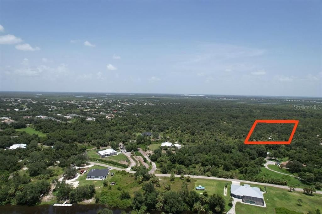 待售: $7,900 (0.22 acres)
