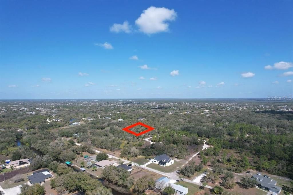 待售: $7,900 (0.22 acres)