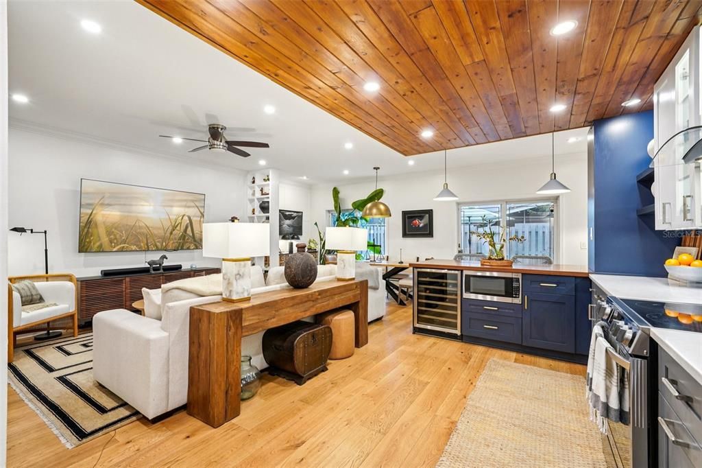 Activo con contrato: $569,000 (3 camas, 2 baños, 1443 Pies cuadrados)