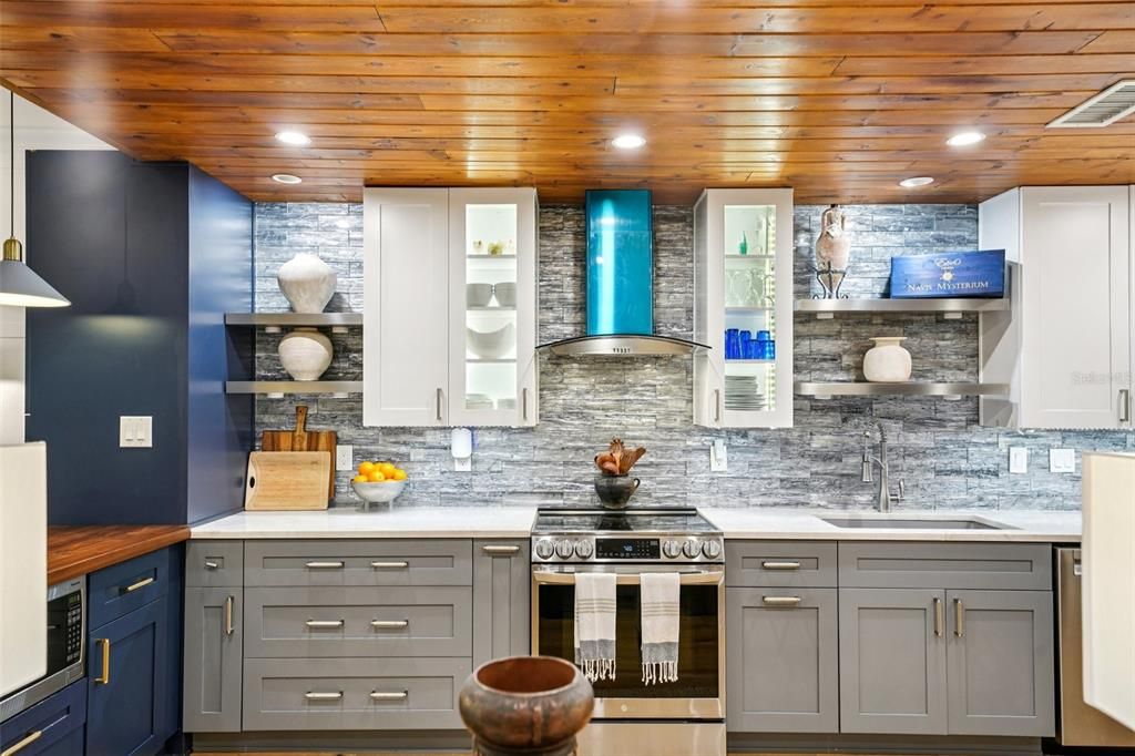 Activo con contrato: $569,000 (3 camas, 2 baños, 1443 Pies cuadrados)