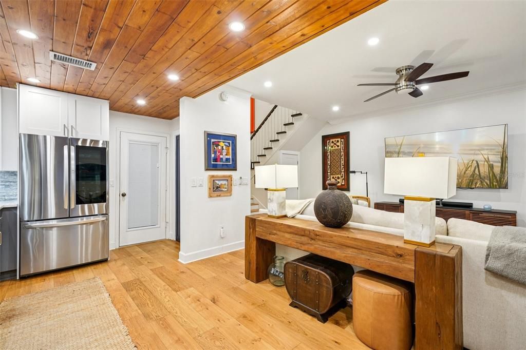 Activo con contrato: $569,000 (3 camas, 2 baños, 1443 Pies cuadrados)