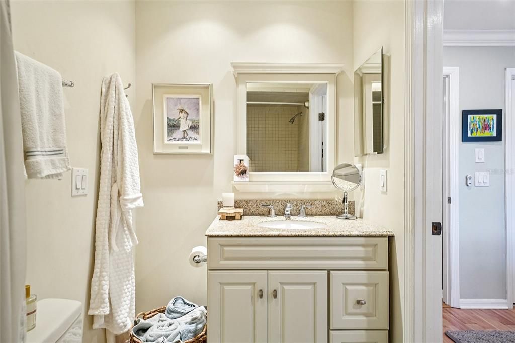 Activo con contrato: $569,000 (3 camas, 2 baños, 1443 Pies cuadrados)