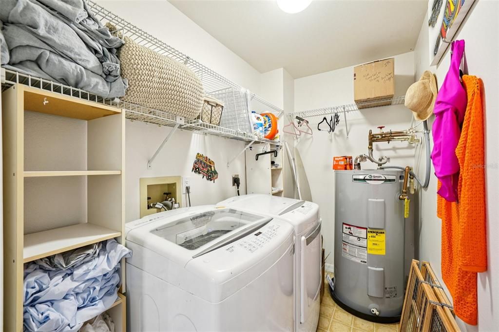 Activo con contrato: $569,000 (3 camas, 2 baños, 1443 Pies cuadrados)