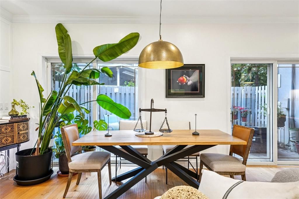 Activo con contrato: $569,000 (3 camas, 2 baños, 1443 Pies cuadrados)