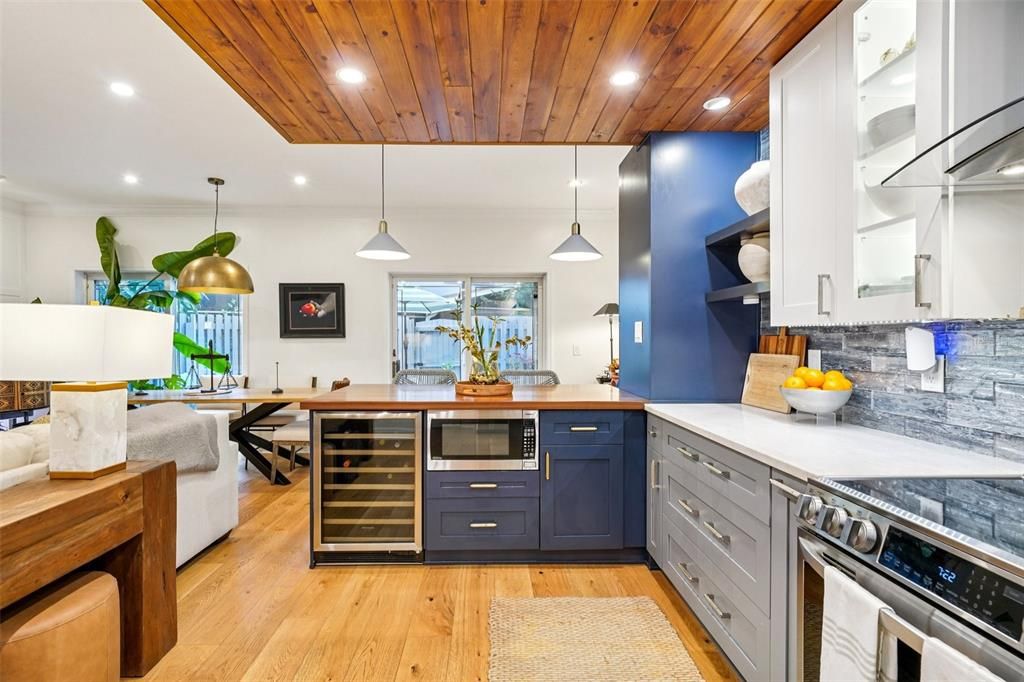 Activo con contrato: $569,000 (3 camas, 2 baños, 1443 Pies cuadrados)