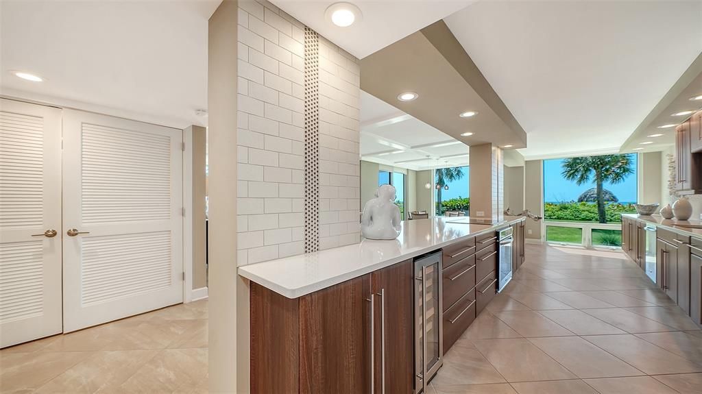 For Sale: $1,595,000 (2 beds, 2 baths, 1513 Square Feet)