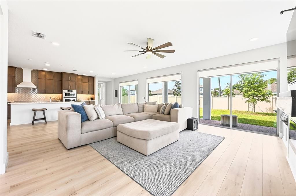 For Sale: $1,100,000 (5 beds, 4 baths, 4360 Square Feet)