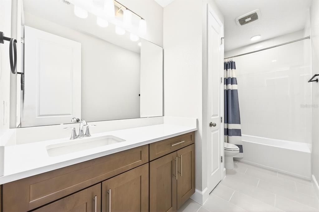 For Sale: $1,100,000 (5 beds, 4 baths, 4360 Square Feet)