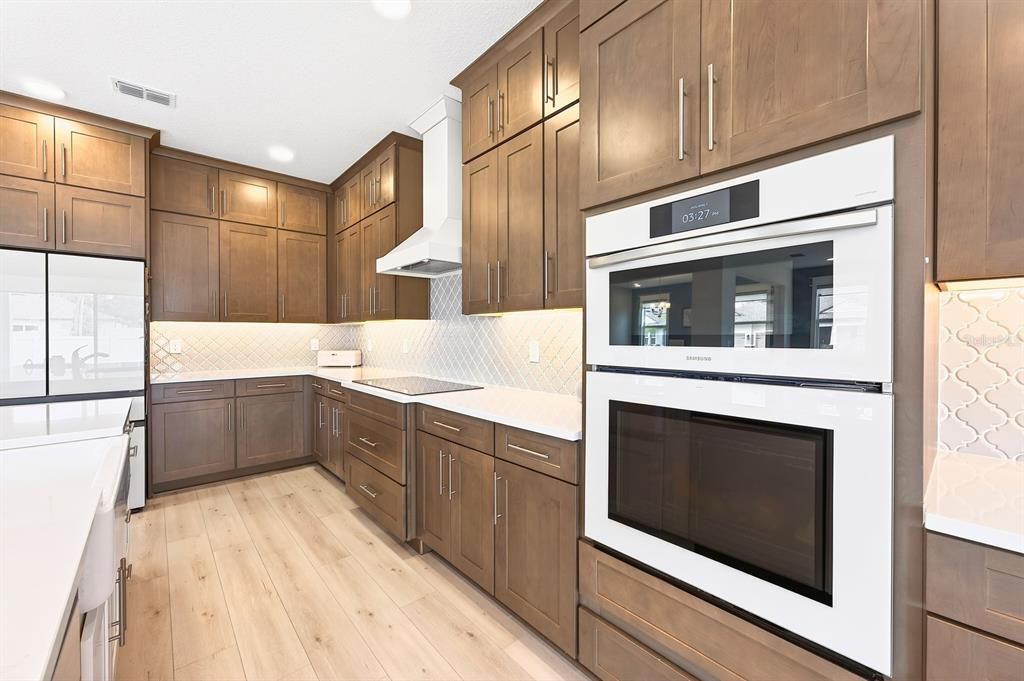 For Sale: $1,100,000 (5 beds, 4 baths, 4360 Square Feet)