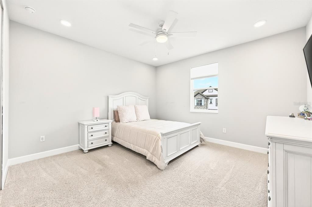For Sale: $1,100,000 (5 beds, 4 baths, 4360 Square Feet)