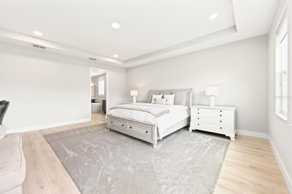 For Sale: $1,100,000 (5 beds, 4 baths, 4360 Square Feet)