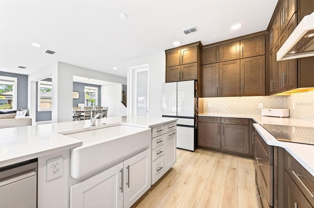For Sale: $1,100,000 (5 beds, 4 baths, 4360 Square Feet)