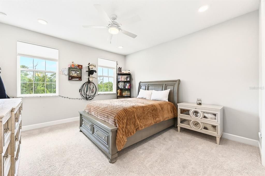For Sale: $1,100,000 (5 beds, 4 baths, 4360 Square Feet)