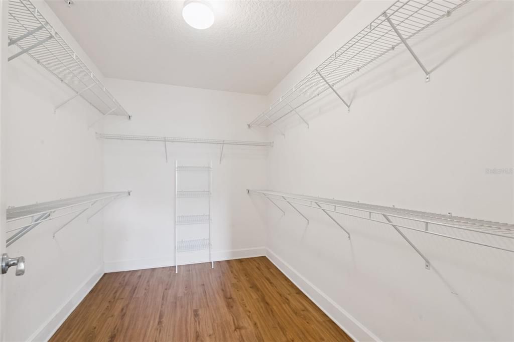 For Sale: $429,000 (3 beds, 2 baths, 1736 Square Feet)