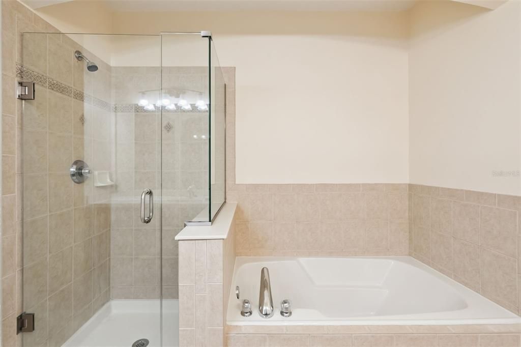 For Sale: $429,000 (3 beds, 2 baths, 1736 Square Feet)