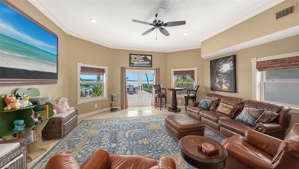 For Sale: $16,950,000 (4 beds, 3 baths, 4852 Square Feet)