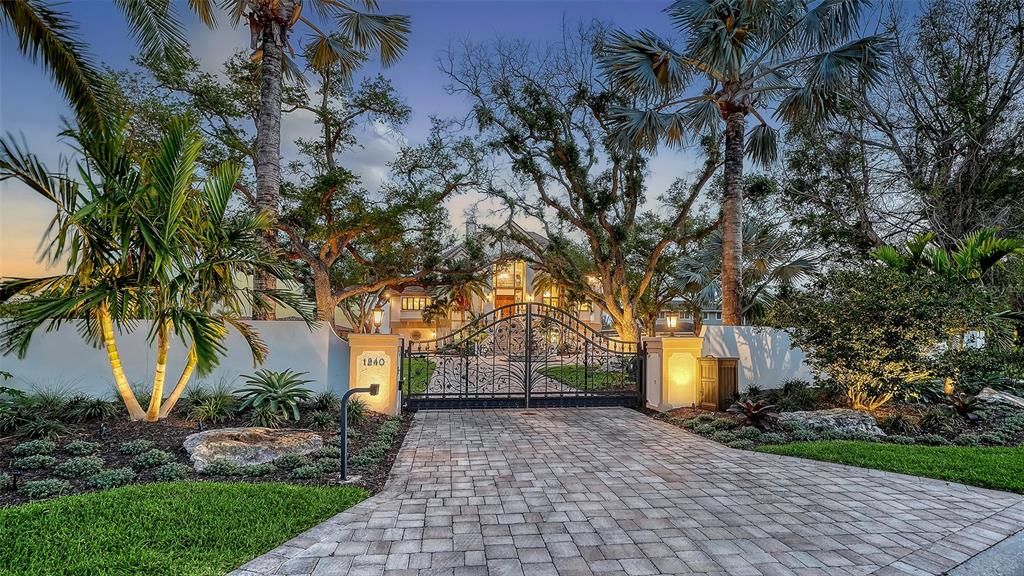 For Sale: $16,950,000 (4 beds, 3 baths, 4852 Square Feet)