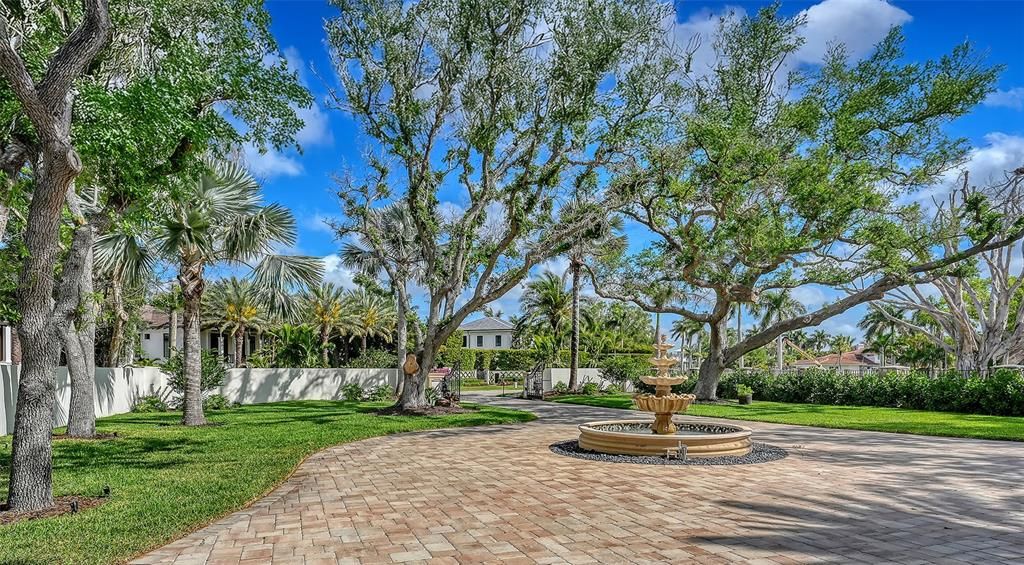 For Sale: $16,950,000 (4 beds, 3 baths, 4852 Square Feet)