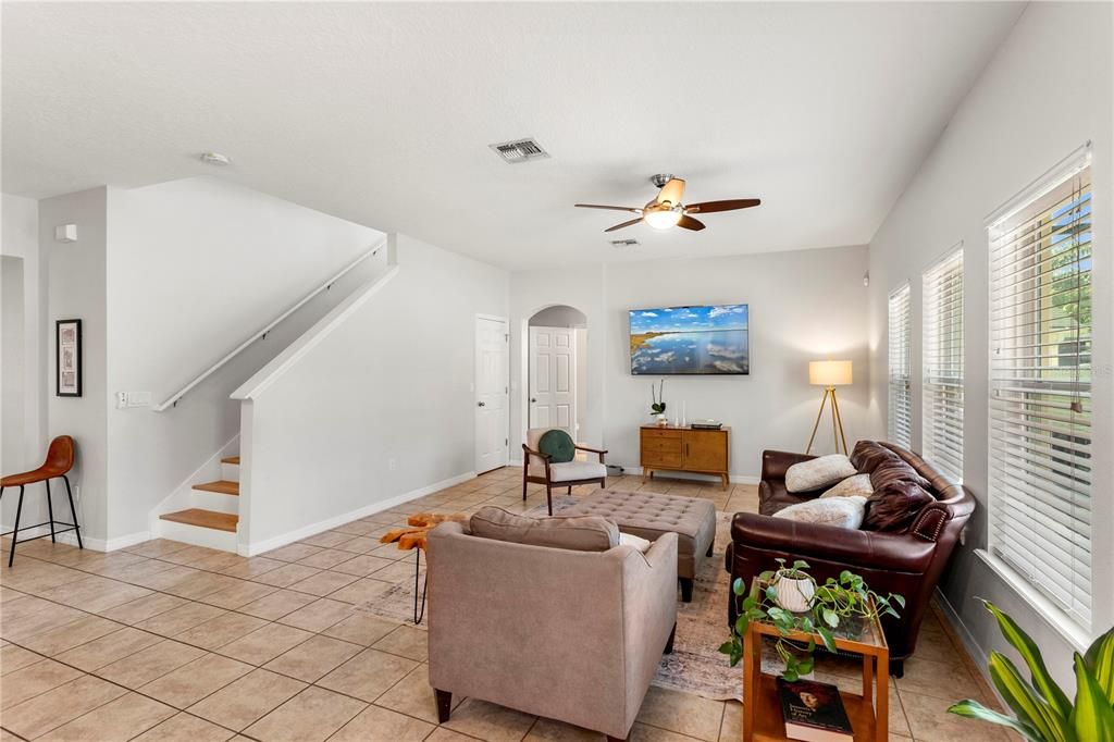 Activo con contrato: $579,900 (4 camas, 2 baños, 2626 Pies cuadrados)