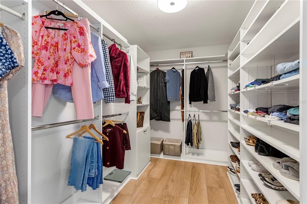 Activo con contrato: $579,900 (4 camas, 2 baños, 2626 Pies cuadrados)