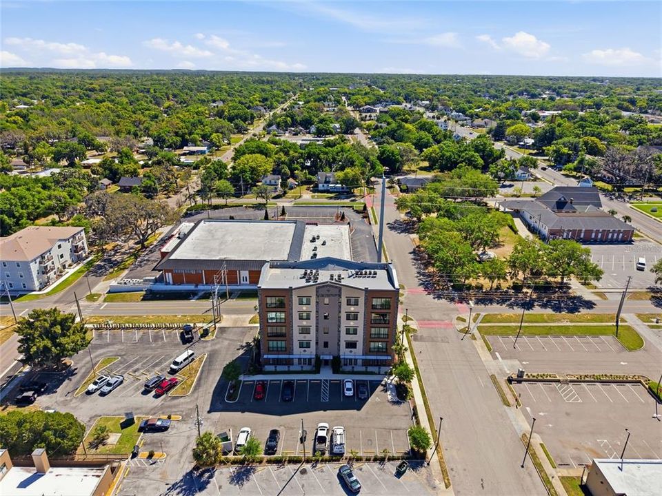 For Rent: $1,450 (1 beds, 1 baths, 997 Square Feet)