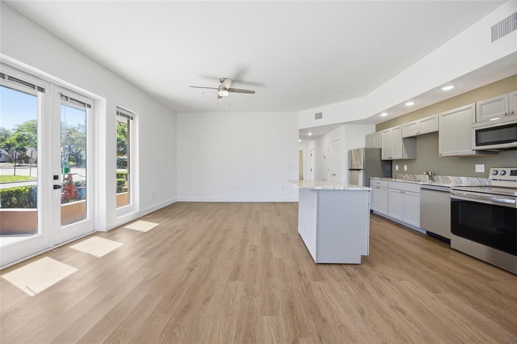 For Rent: $1,450 (1 beds, 1 baths, 997 Square Feet)