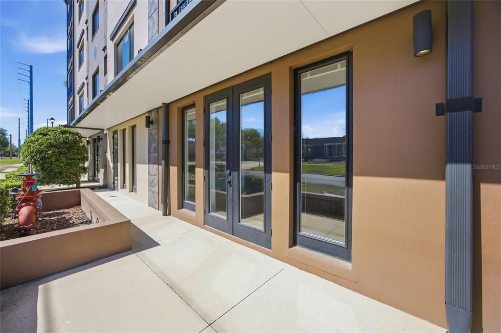 For Rent: $1,450 (1 beds, 1 baths, 997 Square Feet)