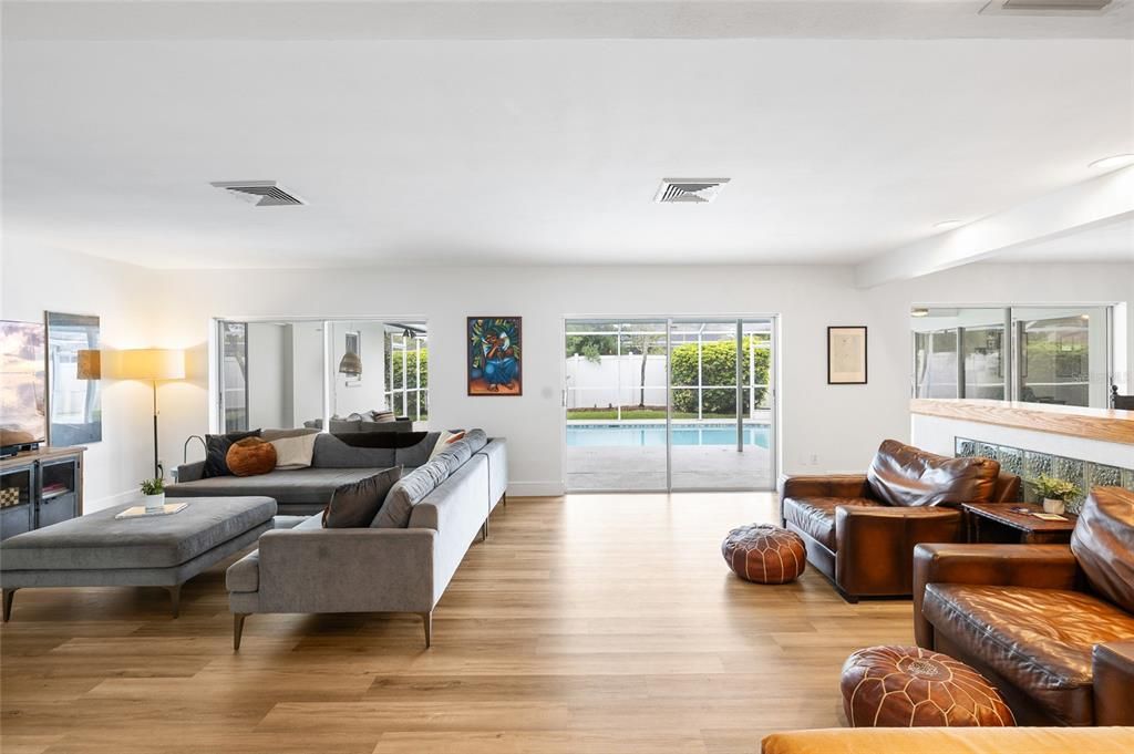 Active With Contract: $750,000 (4 beds, 2 baths, 2702 Square Feet)