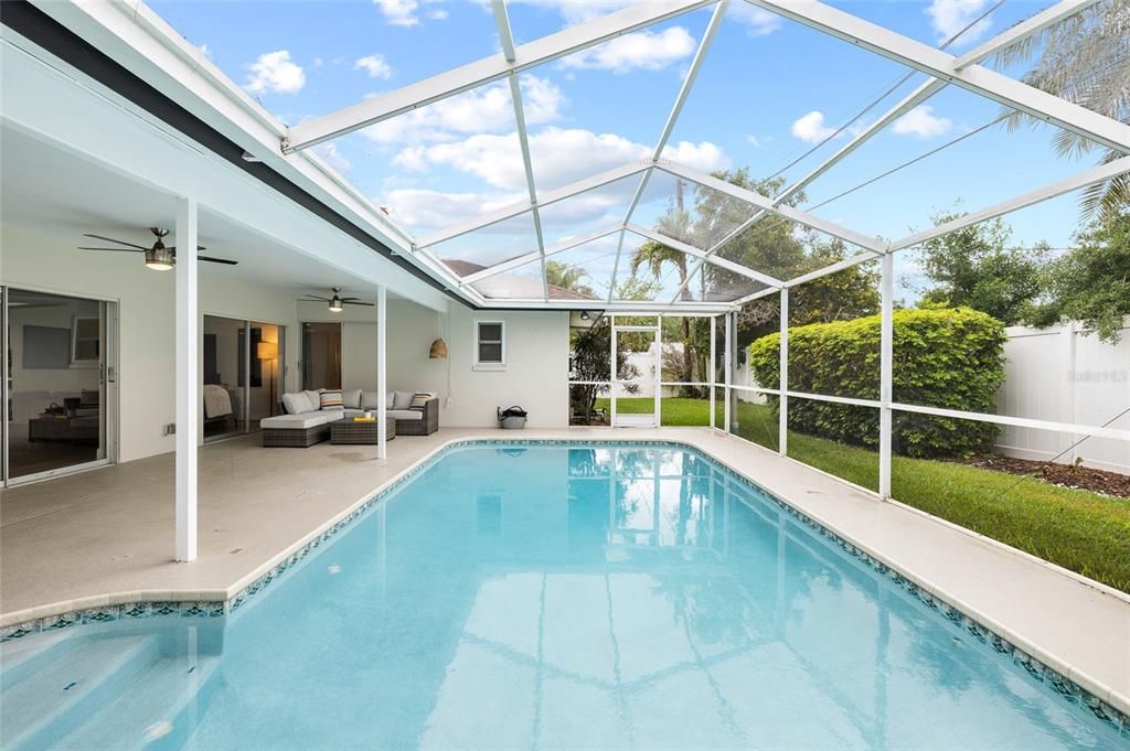 Active With Contract: $750,000 (4 beds, 2 baths, 2702 Square Feet)