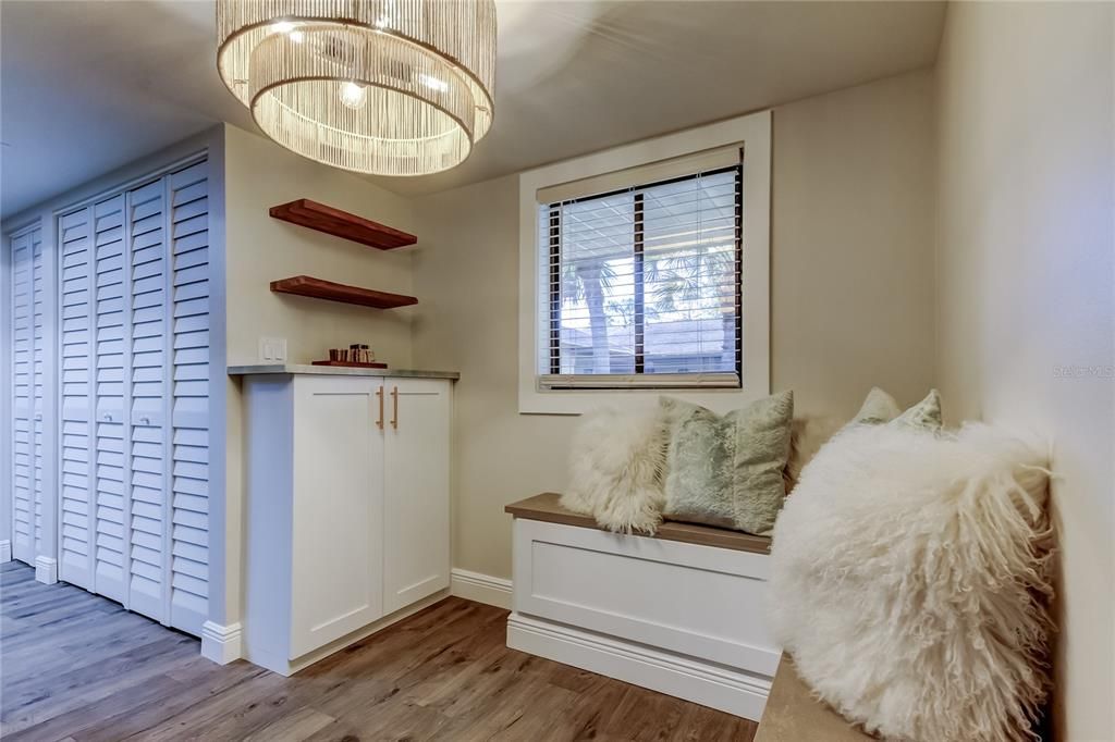 For Rent: $2,675 (1 beds, 1 baths, 805 Square Feet)