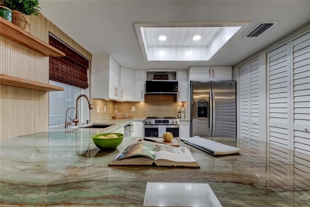 For Rent: $2,675 (1 beds, 1 baths, 805 Square Feet)
